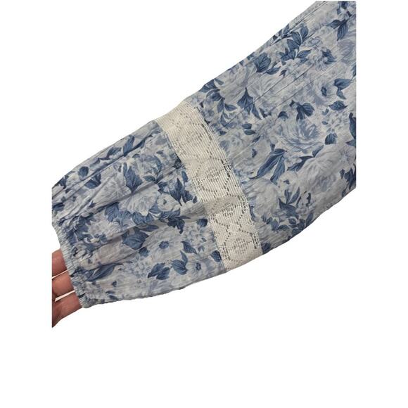 Amercian Eagle Outfitters Boho Blue White Floral Button Smocked Crop Top XL - Picture 5 of 9